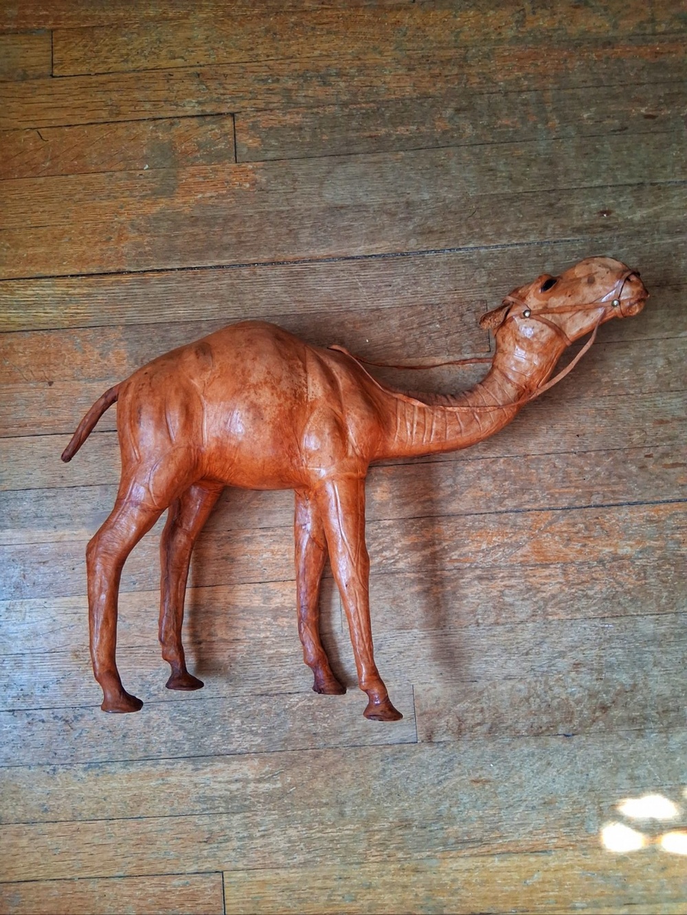 ❤️ Vintage Leather Camel Figure Home Decor Accent